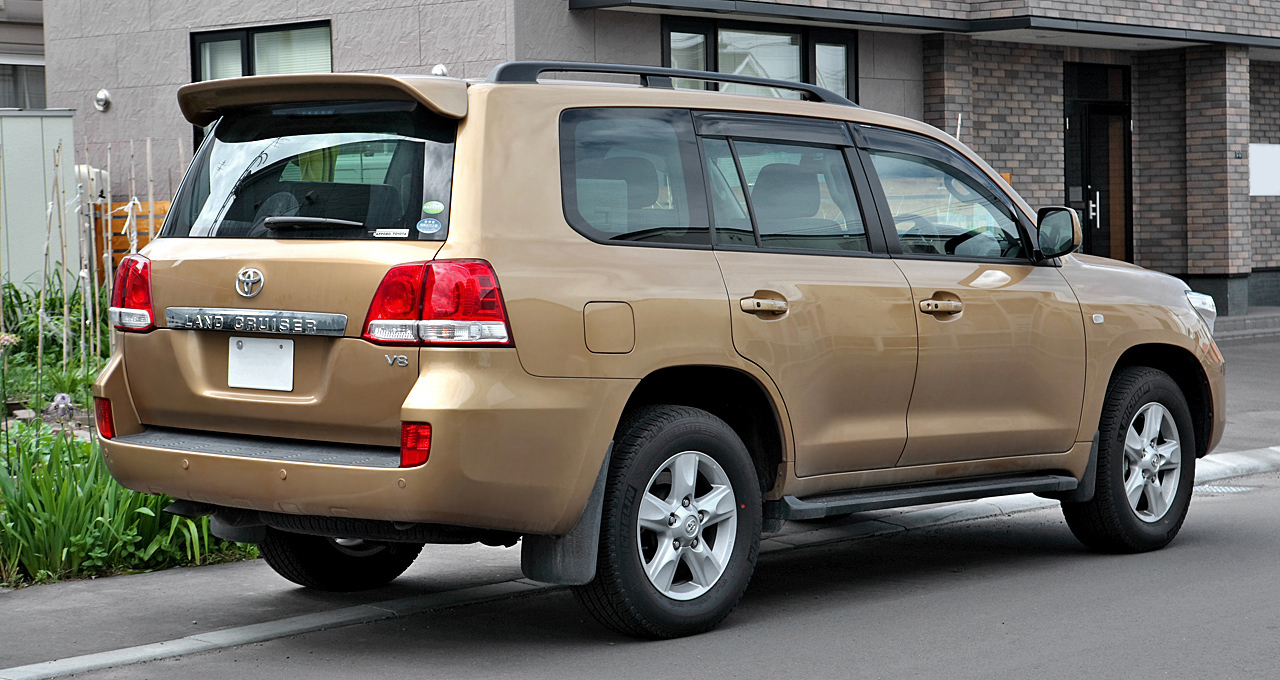 Toyota Land Cruiser 200 Series photographed from the front three-quarter view